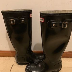 Tall hunter rainboots